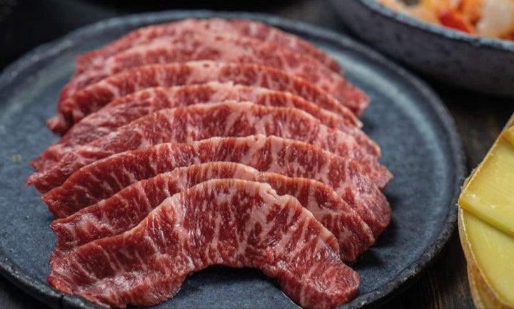raclette-fondue-mix für besondere Anlässe, Wagyu-Fleisch-Tranchen und Beilagen
